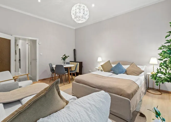 Charming Retreat - Close To Akh And Metro U6 Апартаменты