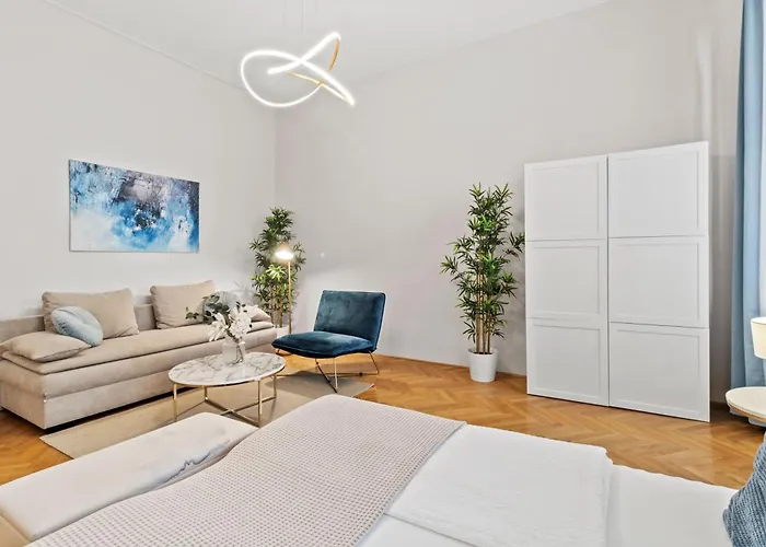 Апартаменты Charming Retreat - Close To Akh And Metro U6 *