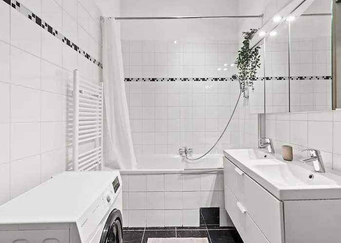 Charming Retreat - Close To Akh And Metro U6 Апартаменты *