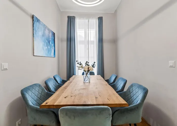 Апартаменты Charming Retreat - Close To Akh And Metro U6 *
